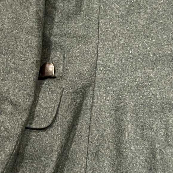 Vintage Gray Blazer with Green Accents - Picture 10 of 10